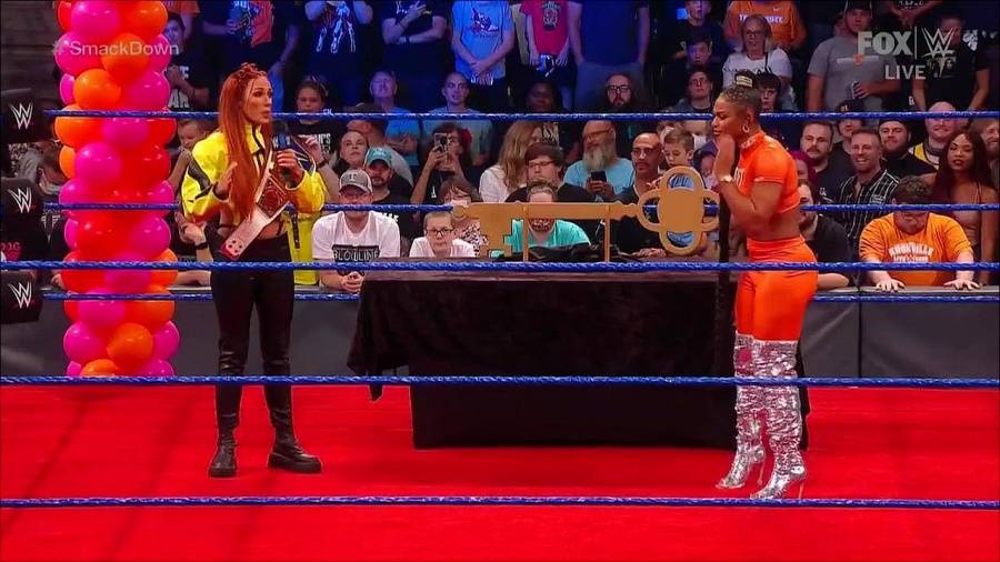 WWE_Friday_Night_SmackDown_2021_09_17_720p_HDTV_x264-NWCHD_mp4_004909362.jpg