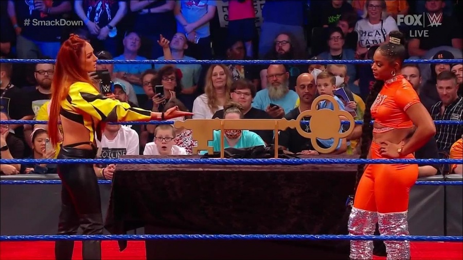WWE_Friday_Night_SmackDown_2021_09_17_720p_HDTV_x264-NWCHD_mp4_004925378.jpg