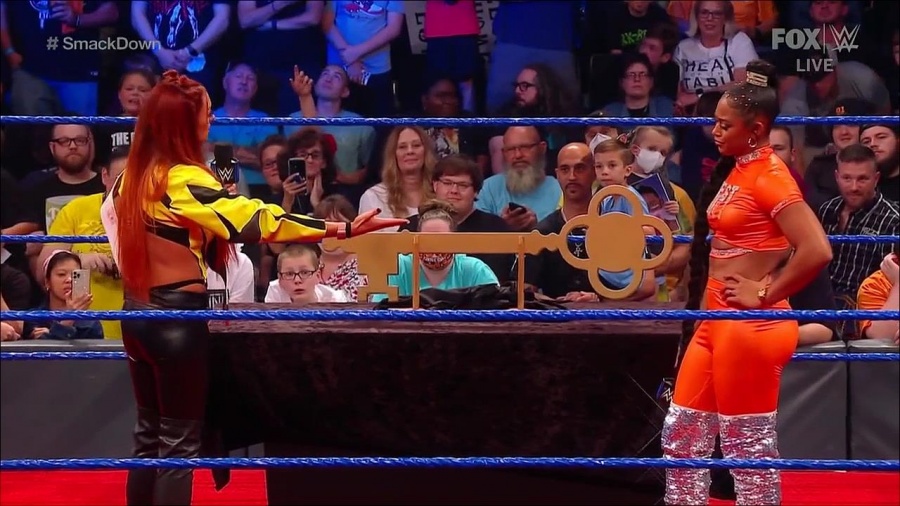 WWE_Friday_Night_SmackDown_2021_09_17_720p_HDTV_x264-NWCHD_mp4_004926179.jpg