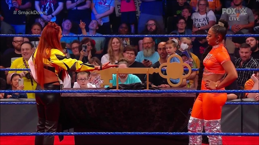 WWE_Friday_Night_SmackDown_2021_09_17_720p_HDTV_x264-NWCHD_mp4_004926979.jpg