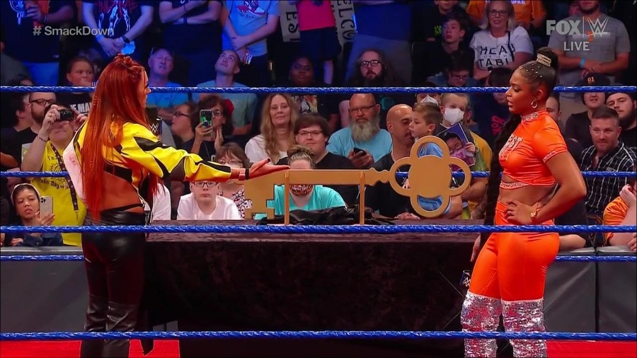 WWE_Friday_Night_SmackDown_2021_09_17_720p_HDTV_x264-NWCHD_mp4_004928581.jpg