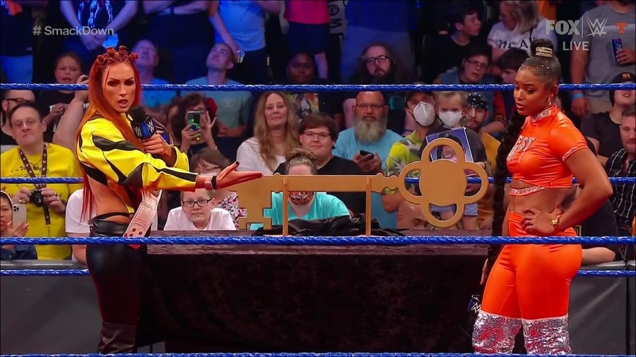 WWE_Friday_Night_SmackDown_2021_09_17_720p_HDTV_x264-NWCHD_mp4_004935788.jpg