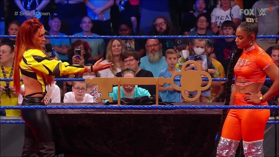 WWE_Friday_Night_SmackDown_2021_09_17_720p_HDTV_x264-NWCHD_mp4_004943796.jpg