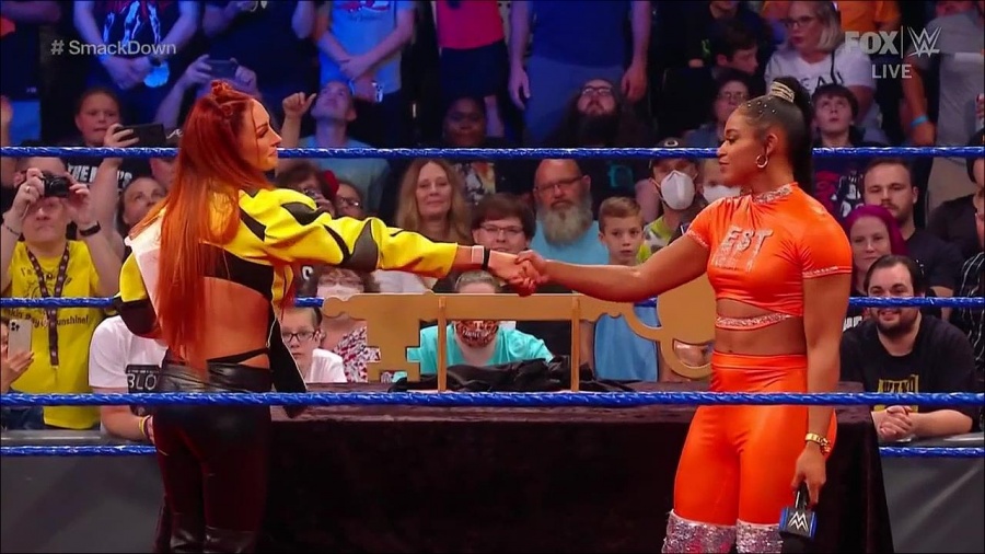WWE_Friday_Night_SmackDown_2021_09_17_720p_HDTV_x264-NWCHD_mp4_004957410.jpg