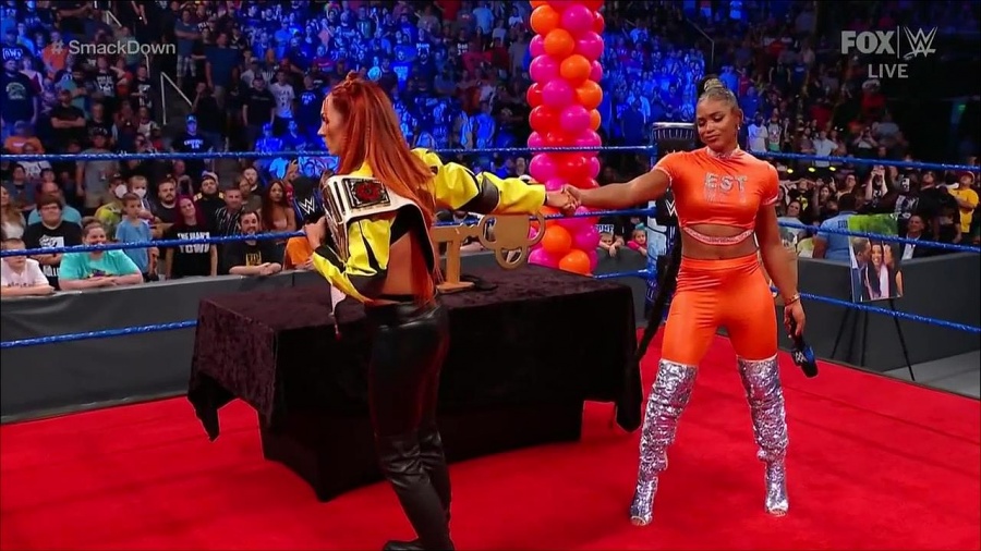 WWE_Friday_Night_SmackDown_2021_09_17_720p_HDTV_x264-NWCHD_mp4_004960613.jpg
