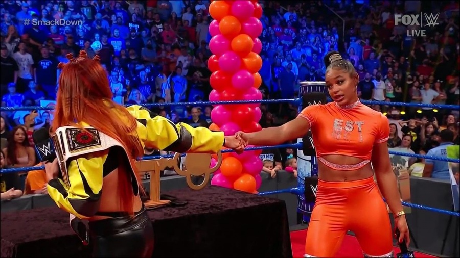 WWE_Friday_Night_SmackDown_2021_09_17_720p_HDTV_x264-NWCHD_mp4_004963015.jpg