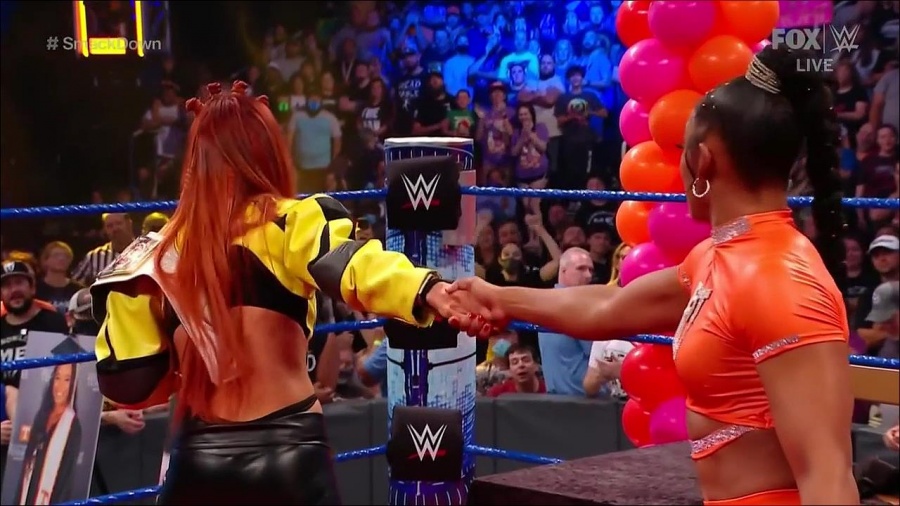 WWE_Friday_Night_SmackDown_2021_09_17_720p_HDTV_x264-NWCHD_mp4_004964617.jpg