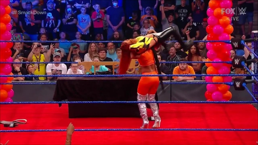 WWE_Friday_Night_SmackDown_2021_09_17_720p_HDTV_x264-NWCHD_mp4_004974227.jpg