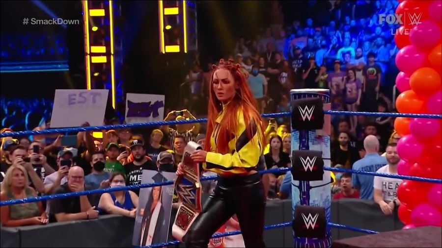 WWE_Friday_Night_SmackDown_2021_09_17_720p_HDTV_x264-NWCHD_mp4_004983836.jpg
