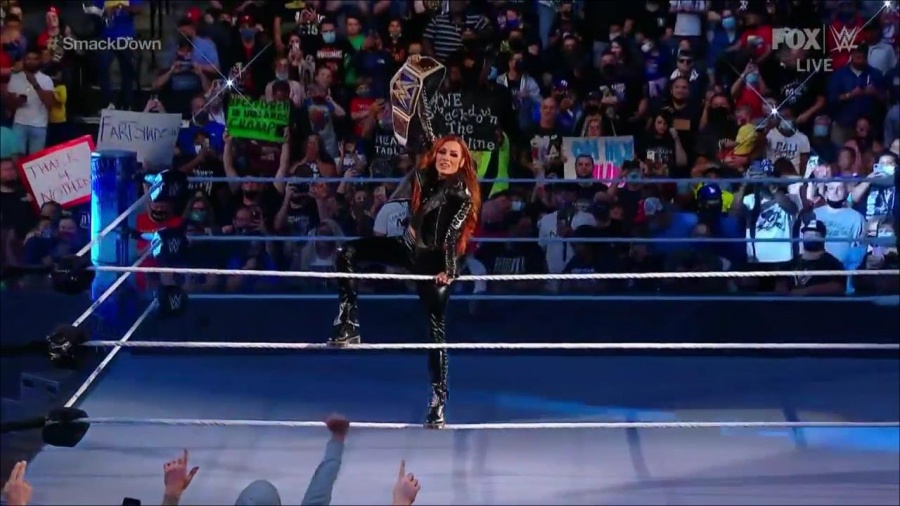 WWE_Friday_Night_SmackDown_2021_09_24_1080p_HDTV_x264-NWCHD_mp4_000103837.jpg