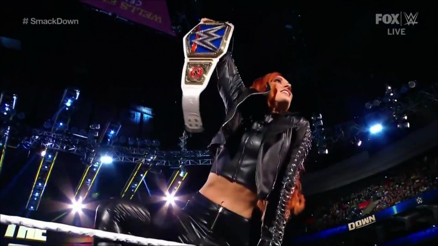 WWE_Friday_Night_SmackDown_2021_09_24_1080p_HDTV_x264-NWCHD_mp4_000112245.jpg