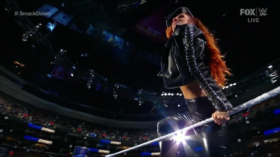 WWE_Friday_Night_SmackDown_2021_09_24_1080p_HDTV_x264-NWCHD_mp4_000122055.jpg