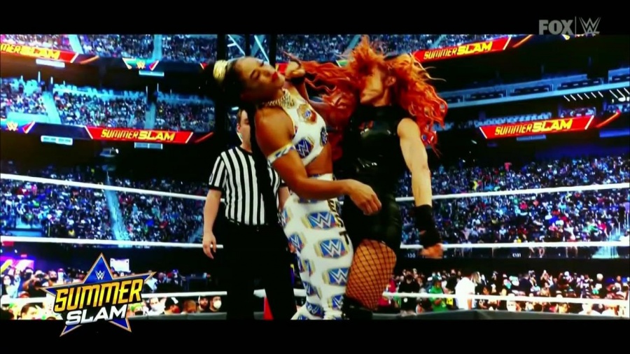 WWE_Friday_Night_SmackDown_2021_09_24_1080p_HDTV_x264-NWCHD_mp4_000215915.jpg