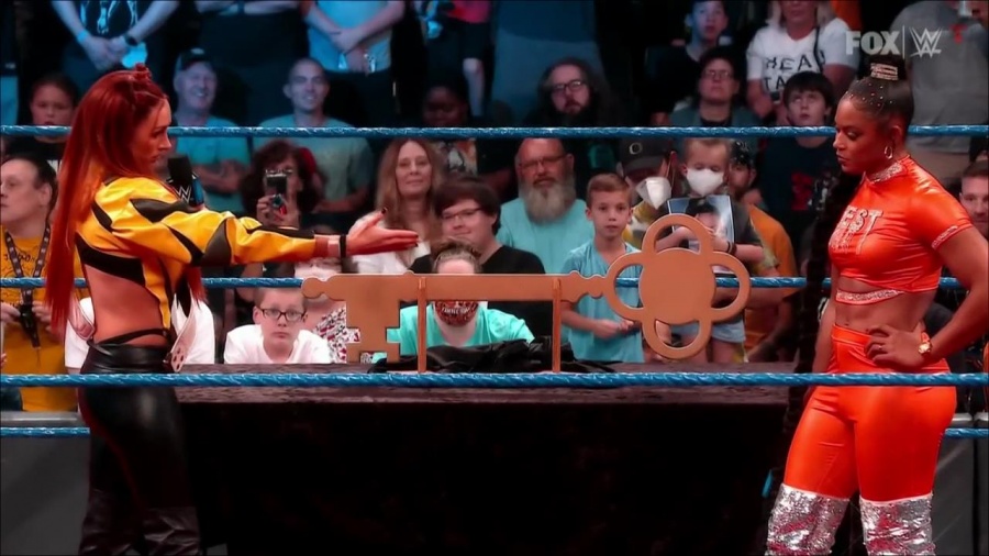 WWE_Friday_Night_SmackDown_2021_09_24_1080p_HDTV_x264-NWCHD_mp4_000222222.jpg