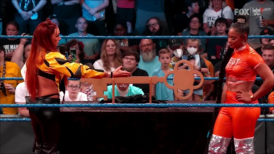 WWE_Friday_Night_SmackDown_2021_09_24_1080p_HDTV_x264-NWCHD_mp4_000222922.jpg
