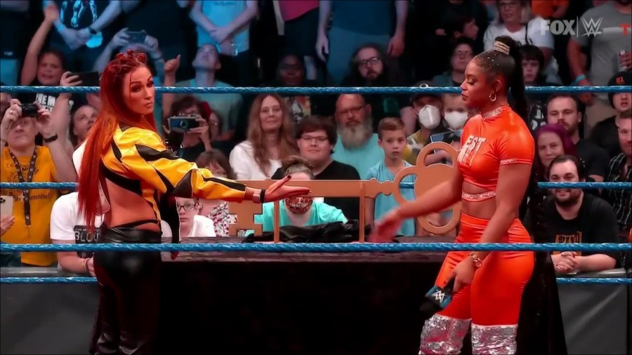 WWE_Friday_Night_SmackDown_2021_09_24_1080p_HDTV_x264-NWCHD_mp4_000229929.jpg