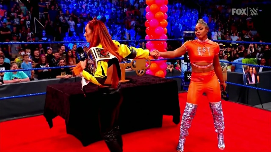 WWE_Friday_Night_SmackDown_2021_09_24_1080p_HDTV_x264-NWCHD_mp4_000234133.jpg