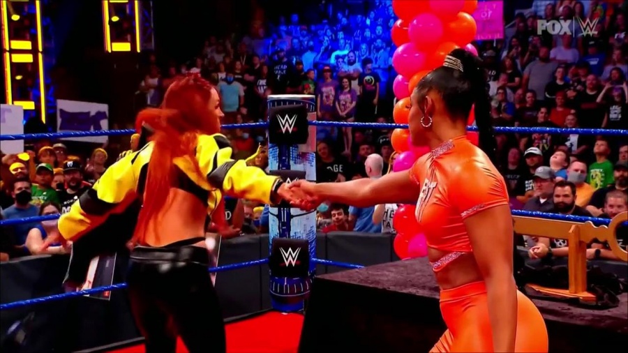 WWE_Friday_Night_SmackDown_2021_09_24_1080p_HDTV_x264-NWCHD_mp4_000239038.jpg