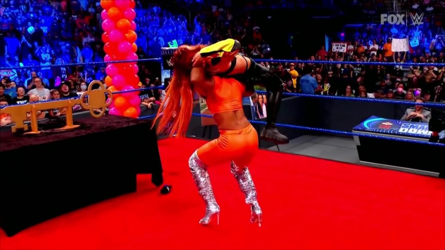 WWE_Friday_Night_SmackDown_2021_09_24_1080p_HDTV_x264-NWCHD_mp4_000241140.jpg
