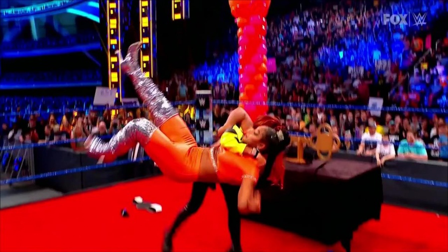 WWE_Friday_Night_SmackDown_2021_09_24_1080p_HDTV_x264-NWCHD_mp4_000248147.jpg