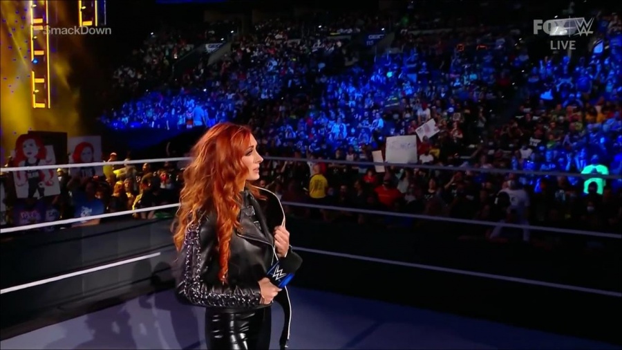 WWE_Friday_Night_SmackDown_2021_09_24_1080p_HDTV_x264-NWCHD_mp4_000300700.jpg