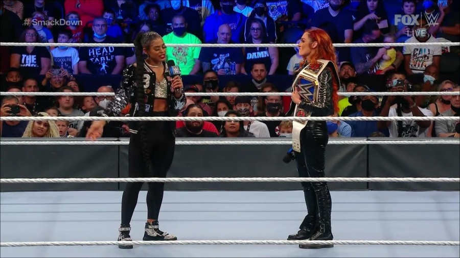 WWE_Friday_Night_SmackDown_2021_09_24_1080p_HDTV_x264-NWCHD_mp4_000692024.jpg