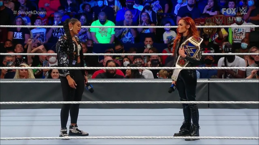 WWE_Friday_Night_SmackDown_2021_09_24_1080p_HDTV_x264-NWCHD_mp4_000703936.jpg