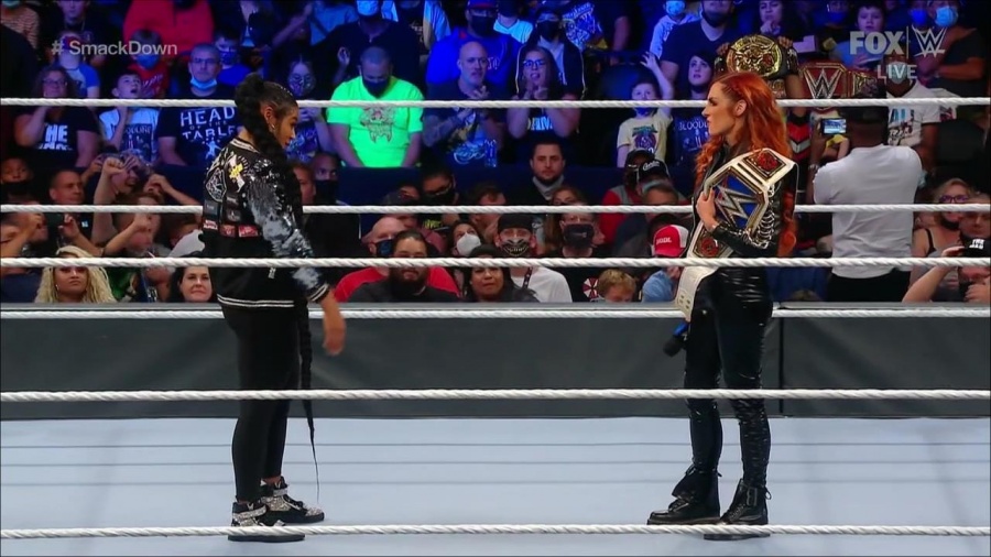 WWE_Friday_Night_SmackDown_2021_09_24_1080p_HDTV_x264-NWCHD_mp4_000707440.jpg