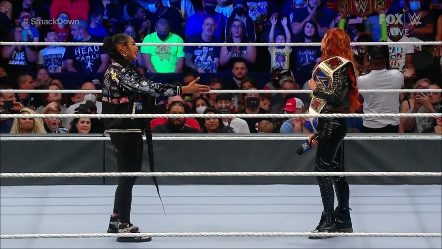 WWE_Friday_Night_SmackDown_2021_09_24_1080p_HDTV_x264-NWCHD_mp4_000713045.jpg