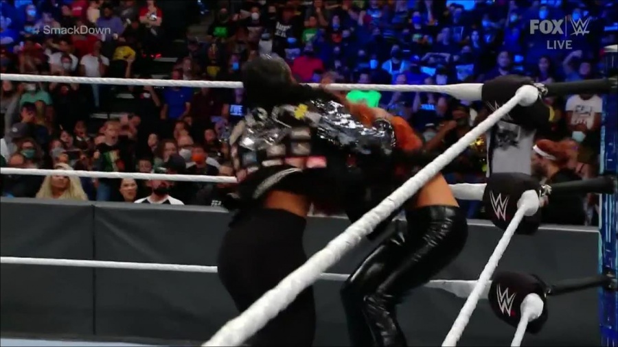 WWE_Friday_Night_SmackDown_2021_09_24_1080p_HDTV_x264-NWCHD_mp4_000743876.jpg
