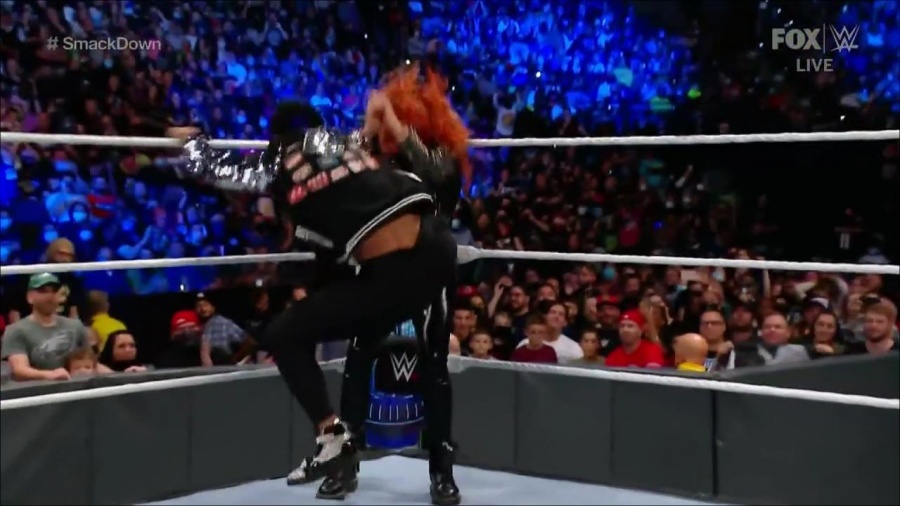 WWE_Friday_Night_SmackDown_2021_09_24_1080p_HDTV_x264-NWCHD_mp4_000745277.jpg