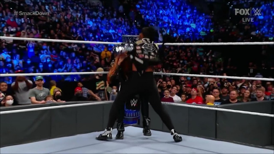 WWE_Friday_Night_SmackDown_2021_09_24_1080p_HDTV_x264-NWCHD_mp4_000747379.jpg