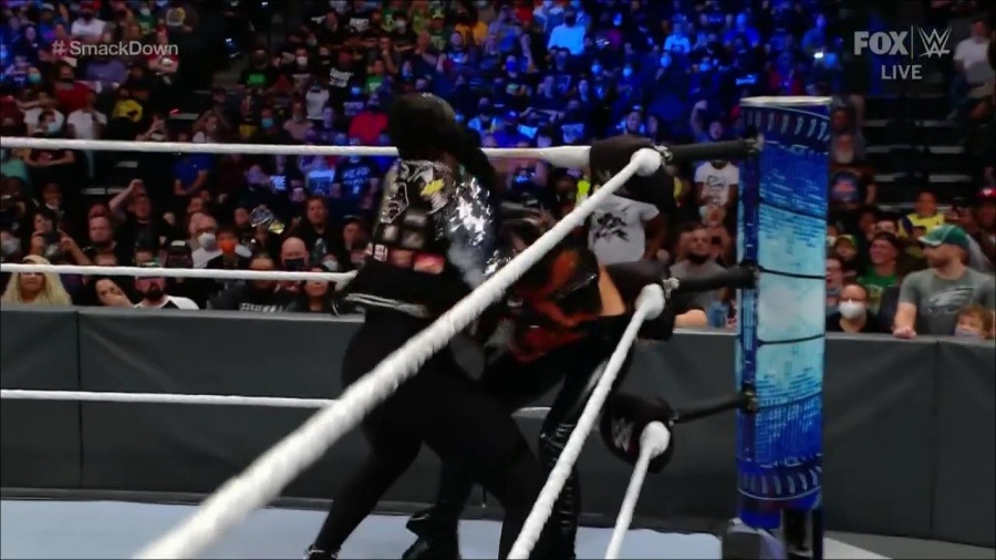 WWE_Friday_Night_SmackDown_2021_09_24_1080p_HDTV_x264-NWCHD_mp4_000748080.jpg