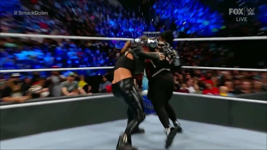 WWE_Friday_Night_SmackDown_2021_09_24_1080p_HDTV_x264-NWCHD_mp4_000750883.jpg