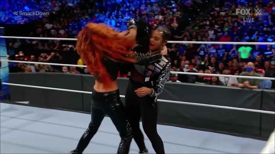 WWE_Friday_Night_SmackDown_2021_09_24_1080p_HDTV_x264-NWCHD_mp4_000755087.jpg