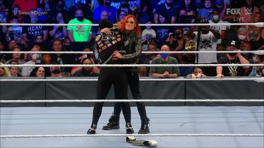 WWE_Friday_Night_SmackDown_2021_09_24_1080p_HDTV_x264-NWCHD_mp4_000758591.jpg
