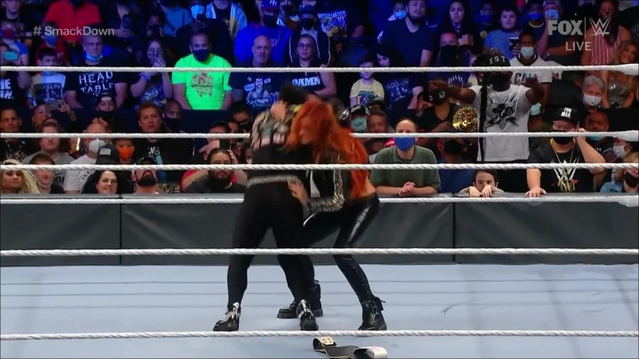 WWE_Friday_Night_SmackDown_2021_09_24_1080p_HDTV_x264-NWCHD_mp4_000759291.jpg