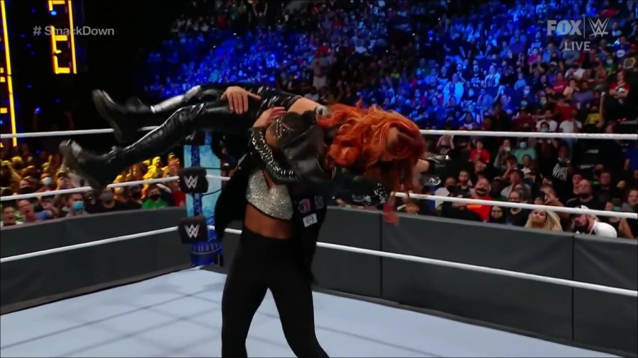 WWE_Friday_Night_SmackDown_2021_09_24_1080p_HDTV_x264-NWCHD_mp4_000762795.jpg