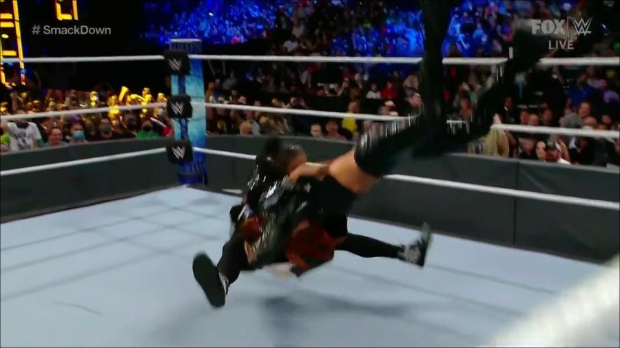 WWE_Friday_Night_SmackDown_2021_09_24_1080p_HDTV_x264-NWCHD_mp4_000764196.jpg