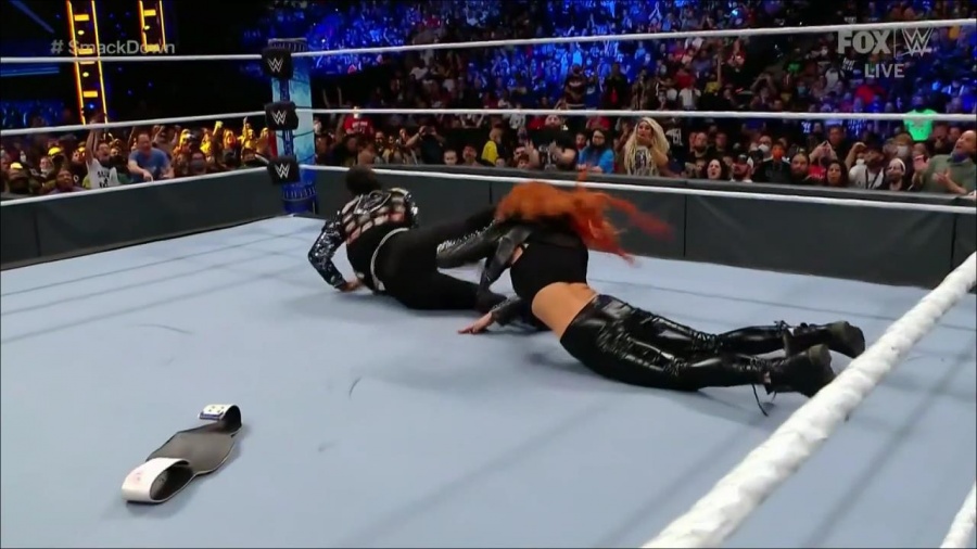 WWE_Friday_Night_SmackDown_2021_09_24_1080p_HDTV_x264-NWCHD_mp4_000764897.jpg