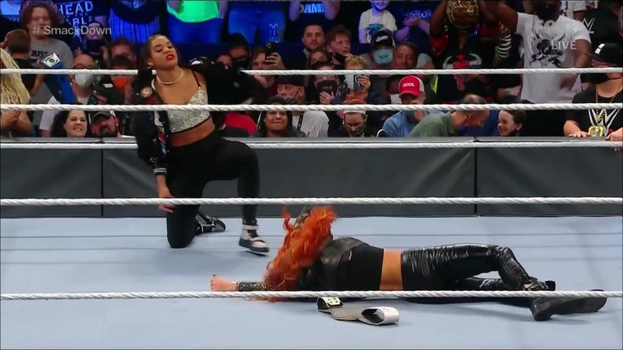 WWE_Friday_Night_SmackDown_2021_09_24_1080p_HDTV_x264-NWCHD_mp4_000769101.jpg