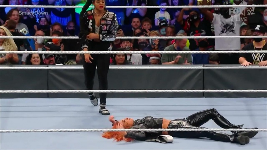 WWE_Friday_Night_SmackDown_2021_09_24_1080p_HDTV_x264-NWCHD_mp4_000769802.jpg
