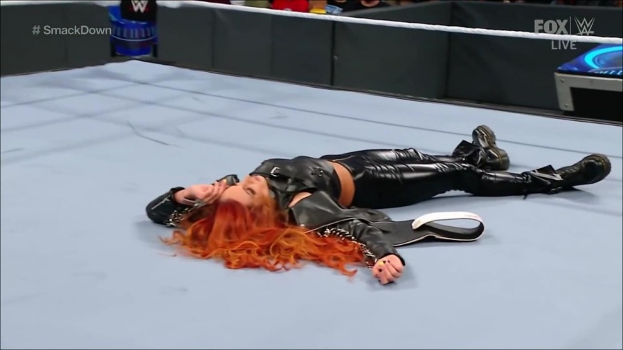 WWE_Friday_Night_SmackDown_2021_09_24_1080p_HDTV_x264-NWCHD_mp4_000776108.jpg
