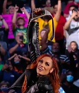 WWE_Friday_Night_SmackDown_2021_09_24_1080p_HDTV_x264-NWCHD_mp4_000106639.jpg