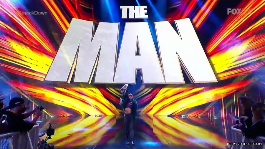 WWE_Friday_Night_SmackDown_2021_10_01_720p_HDTV_x264-NWCHD_mp4_004306810.jpg
