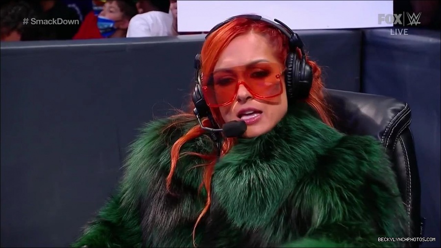 WWE_Friday_Night_SmackDown_2021_10_01_720p_HDTV_x264-NWCHD_mp4_004370573.jpg