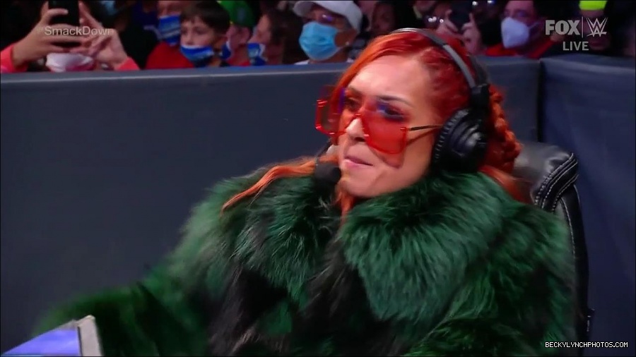 WWE_Friday_Night_SmackDown_2021_10_01_720p_HDTV_x264-NWCHD_mp4_004432936.jpg