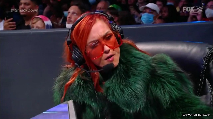 WWE_Friday_Night_SmackDown_2021_10_01_720p_HDTV_x264-NWCHD_mp4_004449753.jpg
