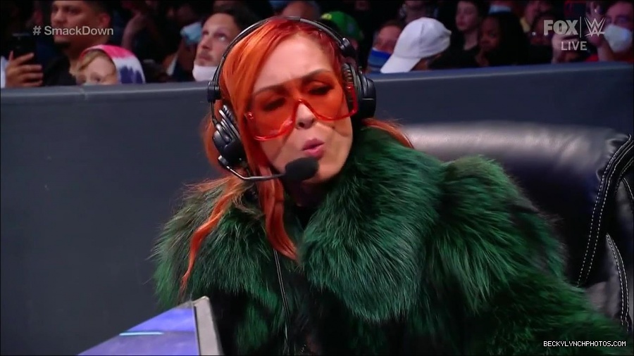 WWE_Friday_Night_SmackDown_2021_10_01_720p_HDTV_x264-NWCHD_mp4_004451855.jpg