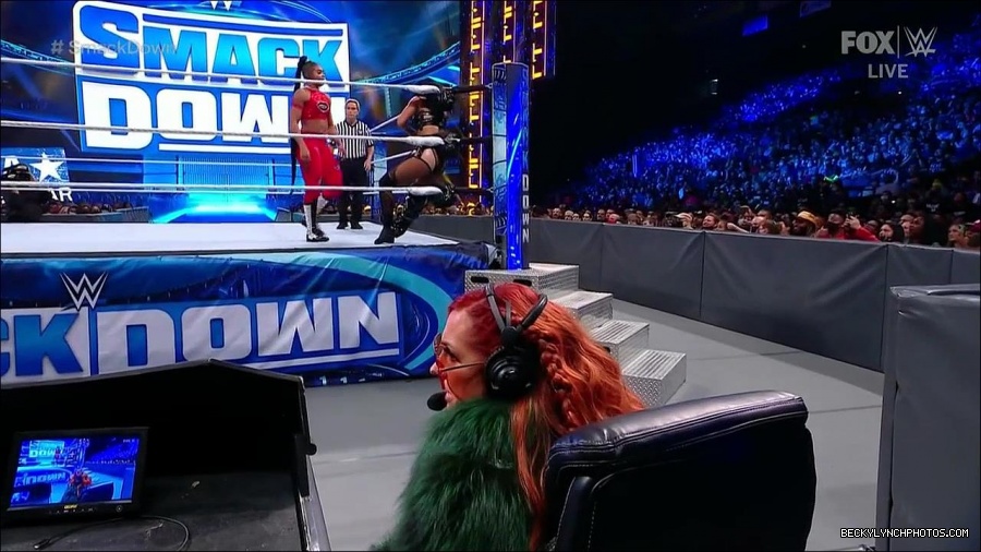 WWE_Friday_Night_SmackDown_2021_10_01_720p_HDTV_x264-NWCHD_mp4_004456760.jpg